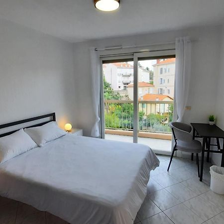 Sunny Mercury - Room In Apartment Cannes Bagian luar foto