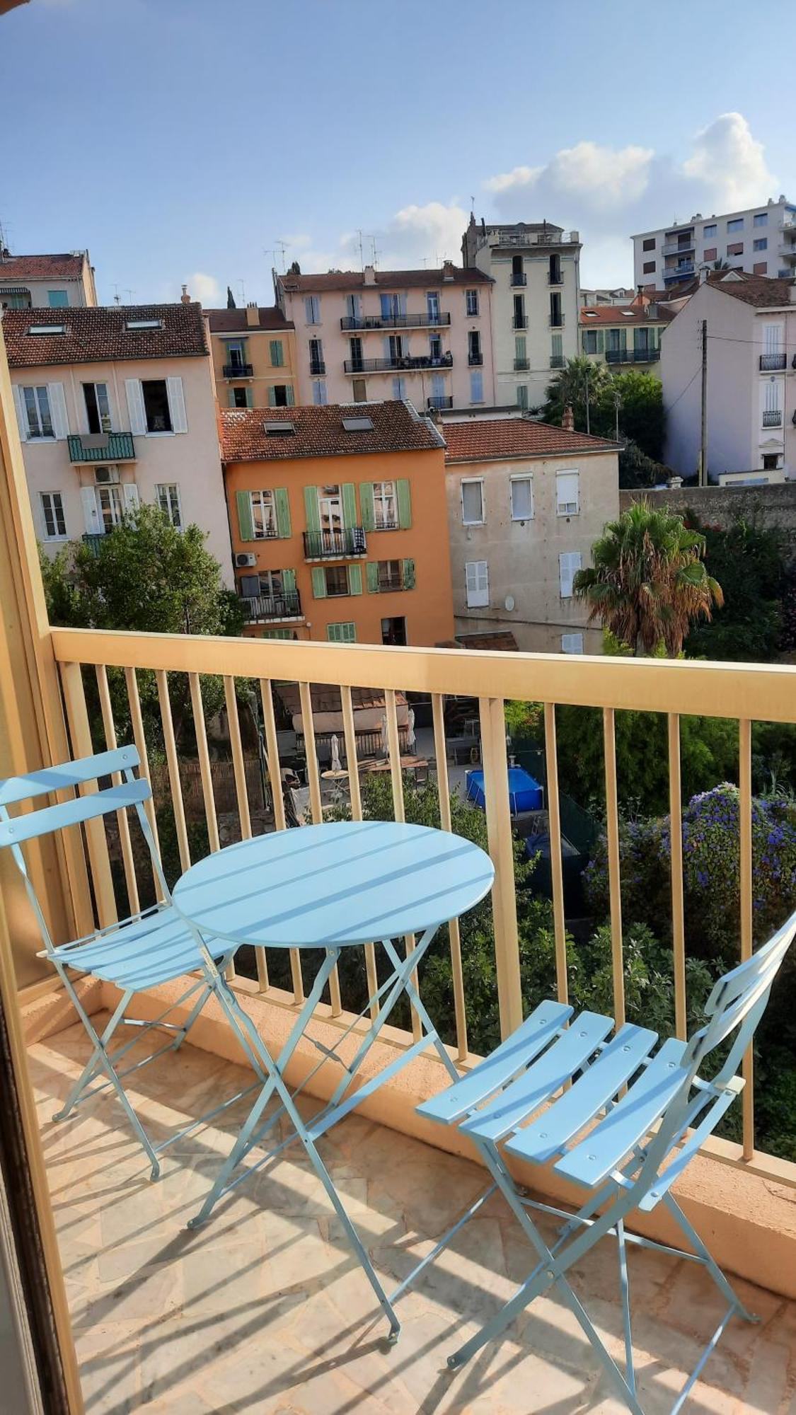 Sunny Mercury - Room In Apartment Cannes Bagian luar foto