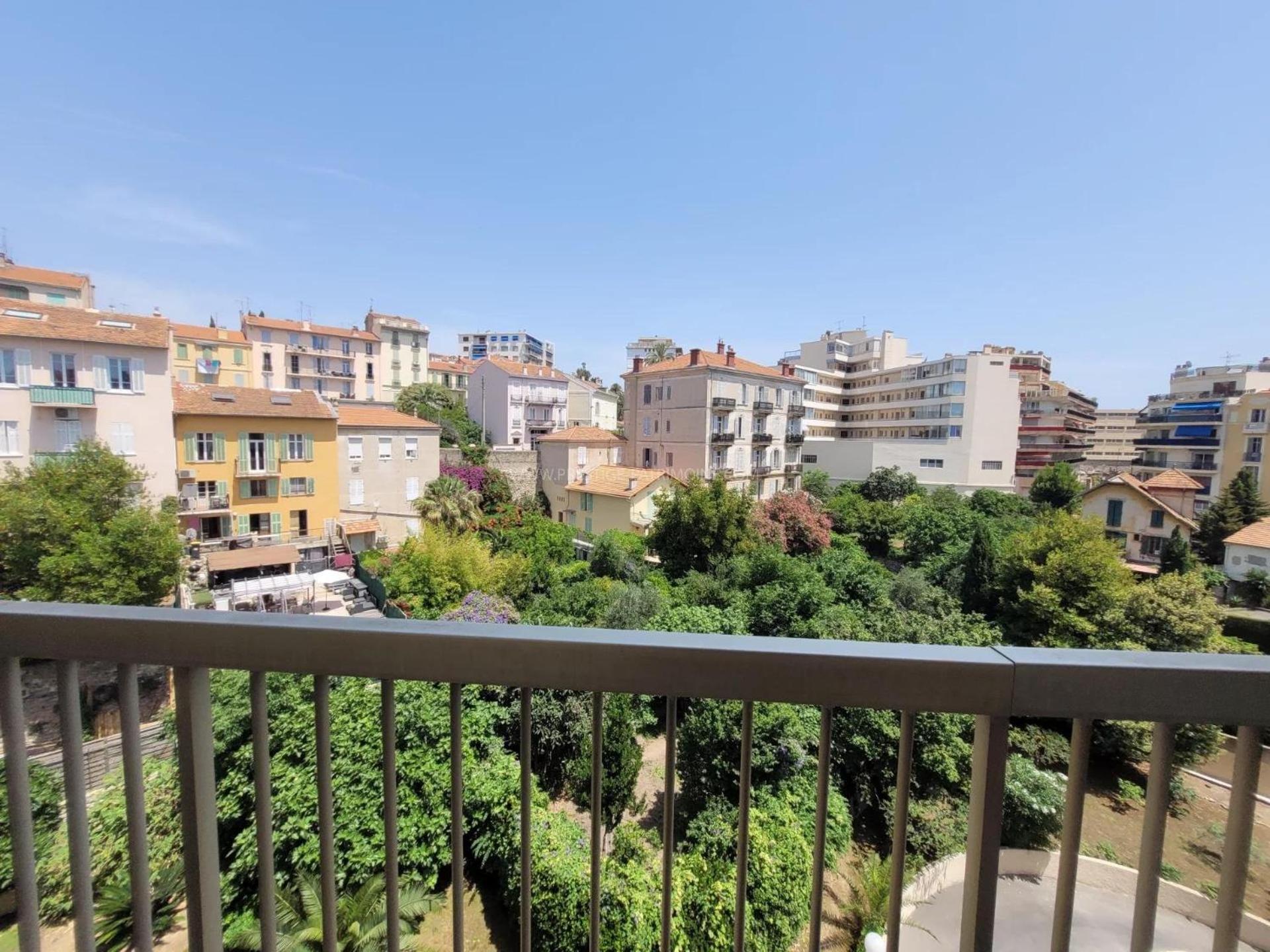 Sunny Mercury - Room In Apartment Cannes Bagian luar foto